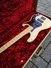 USED Fender Deluxe Jazz Bass